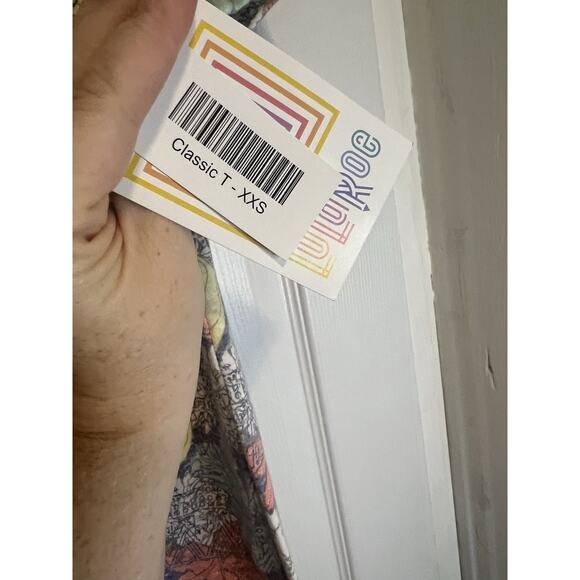 LulaRoe NWT XXS Buttery Soft Lightweight Floral Classic T - Picture 3 of 7